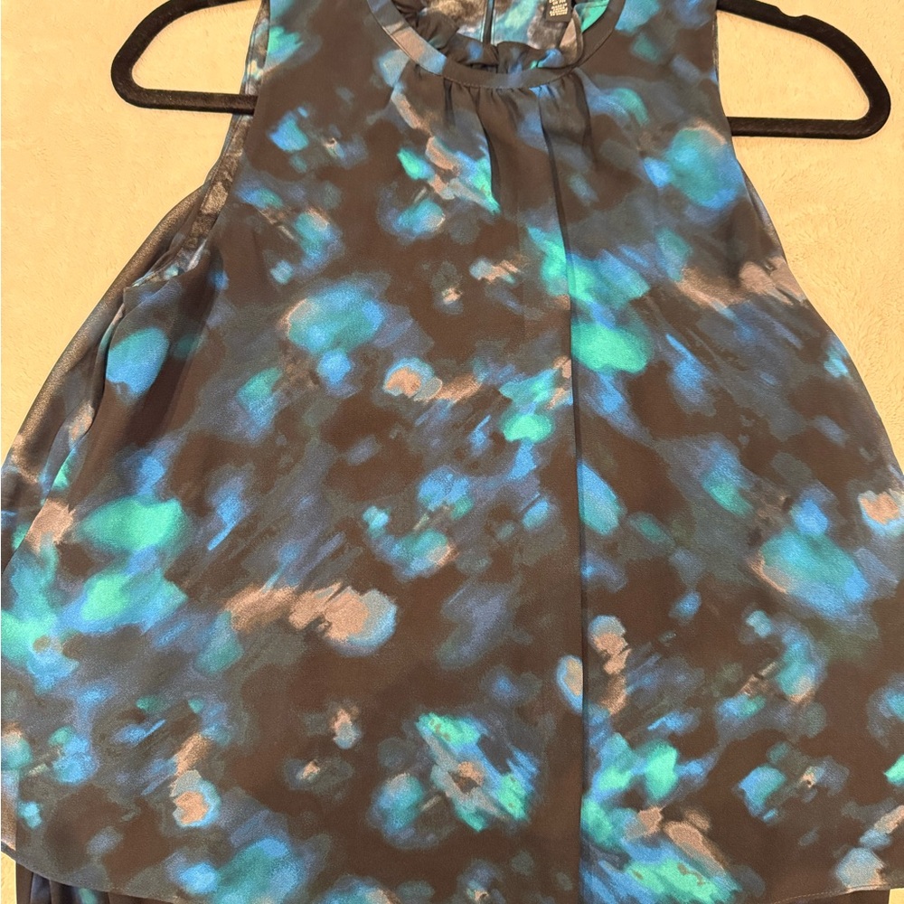 Sleeveless Floral-Print Top in Teal & Black